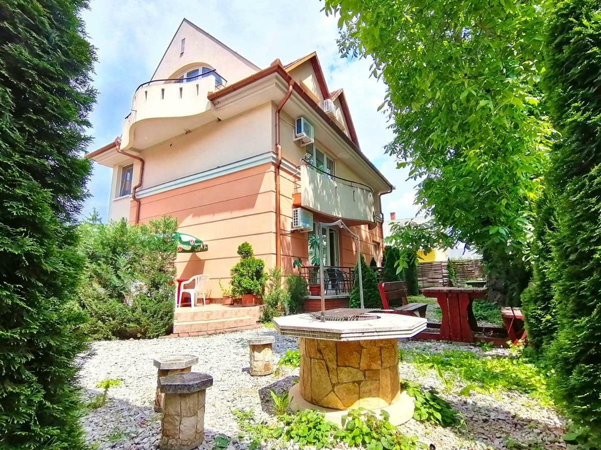 Villa Aida Apartman Hajdúszoboszló Εξωτερικό φωτογραφία