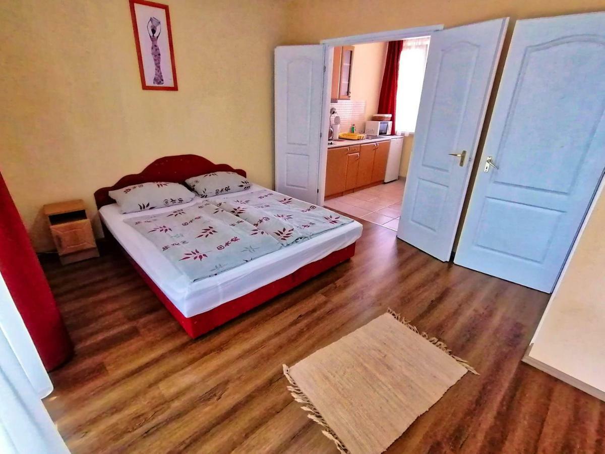 Villa Aida Apartman Hajdúszoboszló Εξωτερικό φωτογραφία
