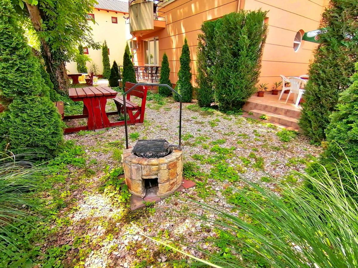 Villa Aida Apartman Hajdúszoboszló Εξωτερικό φωτογραφία