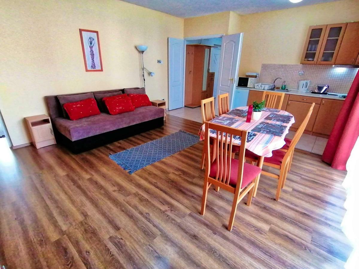 Villa Aida Apartman Hajdúszoboszló Εξωτερικό φωτογραφία